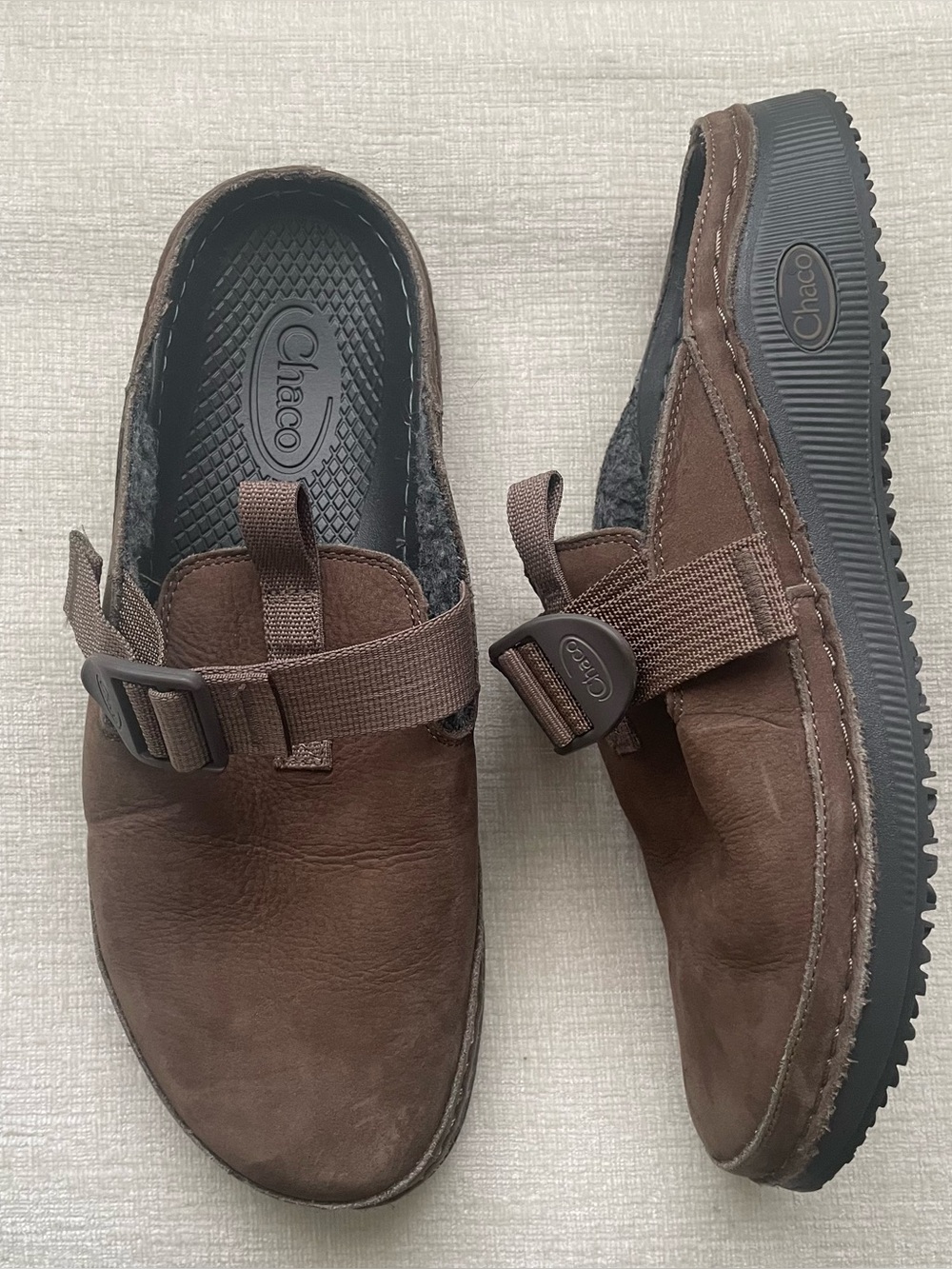 Chaco Women's Paonia Clog Fluff in Earth
Brown leather size 9